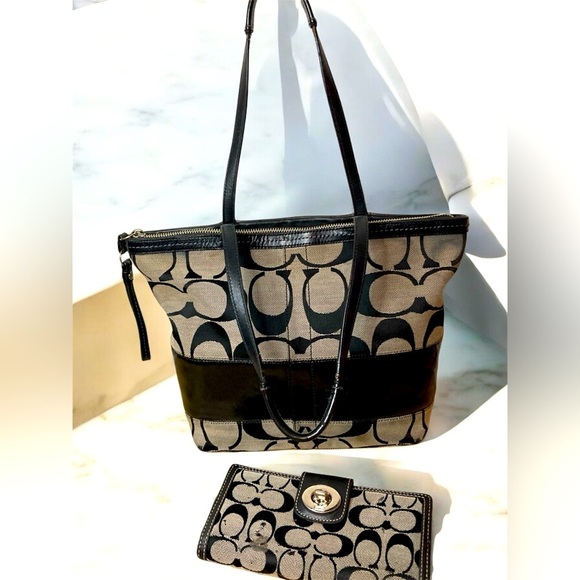 Coach Handbags - COACH signature stripe  No. 12429
SHOULDERBAG tote VNTG and wallet